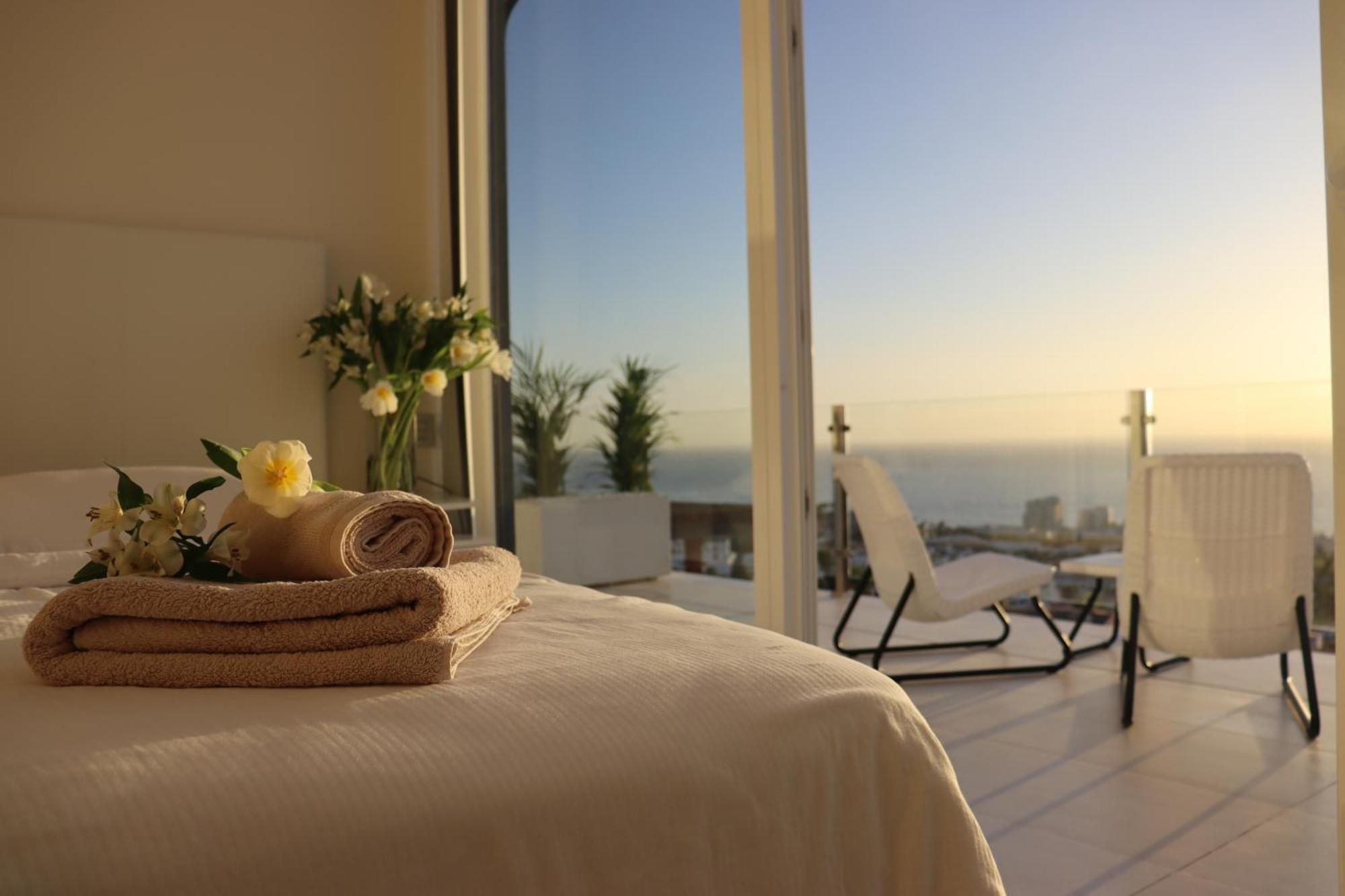 Azure Sky Villa - Panoramic Ocean View, Luxury, San Eugenio Адехе Экстерьер фото
