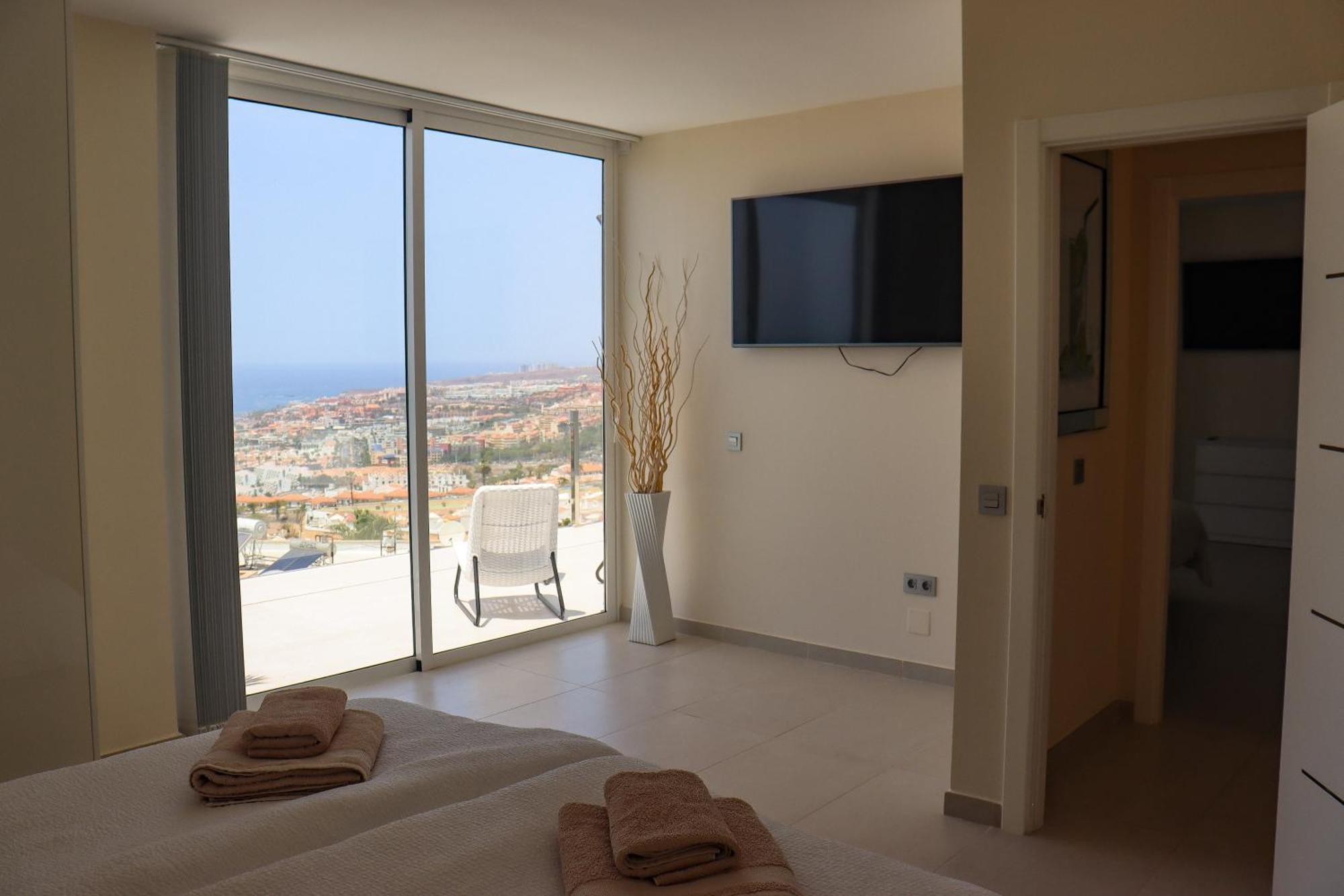 Azure Sky Villa - Panoramic Ocean View, Luxury, San Eugenio Адехе Экстерьер фото